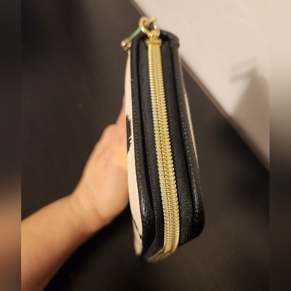 EUC Betsey Johnson spotted wallet - Picture 3 of 13